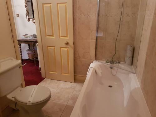 Hostal Churston Court Hotel