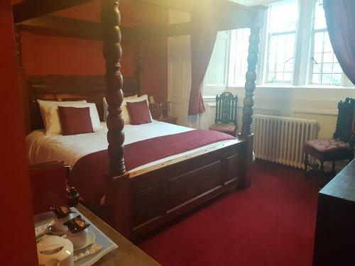 Hostal Churston Court Hotel