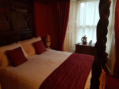 Hostal Churston Court Hotel