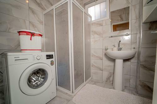 Cozy Apartment With Excellent Location In Fethiye