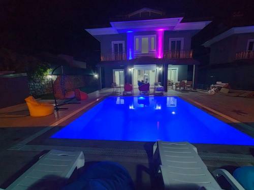 Villa ?k?z V?llalar