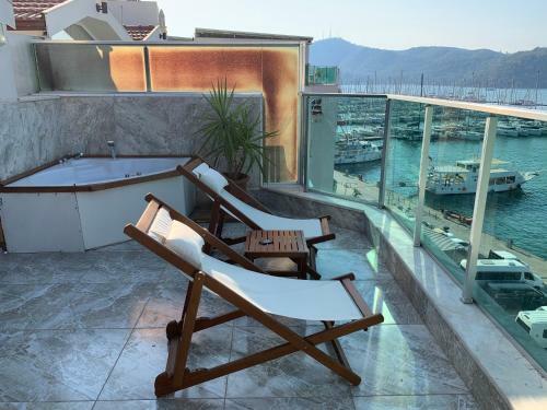 Exclusive Terrace Suite At Marina