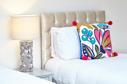 Redcliffe Parade - Your Apartment