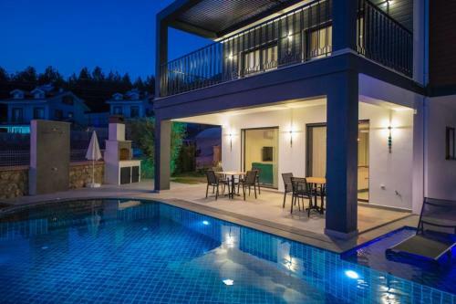 Efe Villa