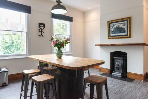 Hostal 144 Lower Cheltenham Place