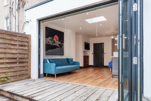 Hostal 144 Lower Cheltenham Place
