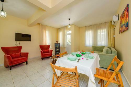 Lovely Villa With Central Location In Fethiye