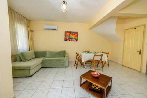 Lovely Villa With Central Location In Fethiye
