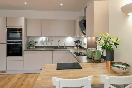 Fantastic 2 Bedroom City Centre Apartment