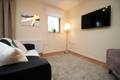 Ideal Centrally Located 2 Bed Apartment