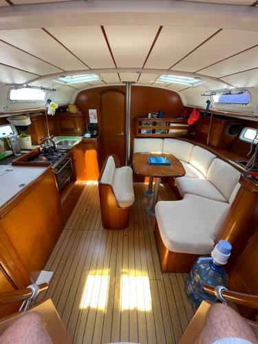 Fethiye Ve B�lgesinde Konforlu Bir Yelkenli Tekne