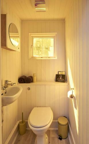 Apartamento Stylish Seaside Maisonette - 200m To Beach
