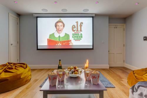 Luxury Mansion Townhouse With Private Cinema