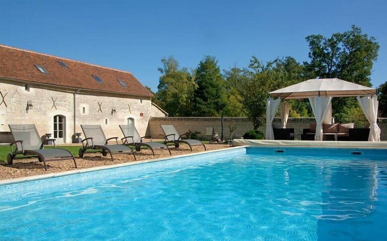Hostal Chateau De Charge