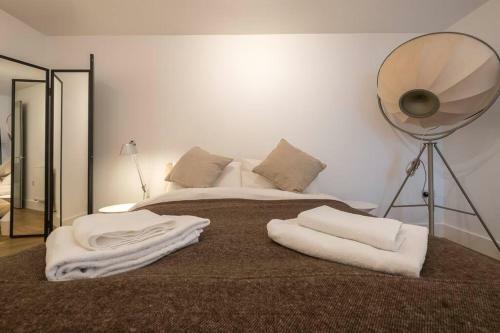 Spacious 2-bed Apartment With Outside Space