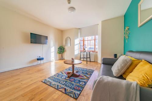 Apartamento Next To Brighton Station * Three Bedroom Flat *