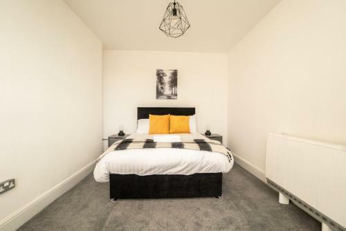 Trendy 1 Bedroom Apartment With Large Terrace Area