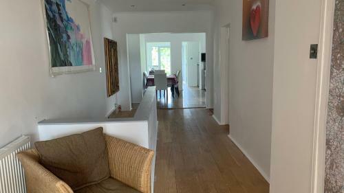 Spacious With Spectacular Views And Private Garden
