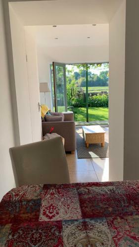 Spacious With Spectacular Views And Private Garden
