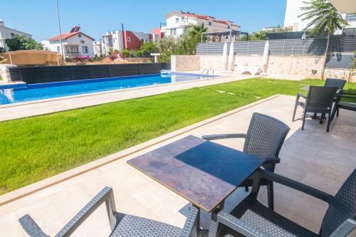 Stone House Apart 2 In Kalkan Mit Poolterrasse
