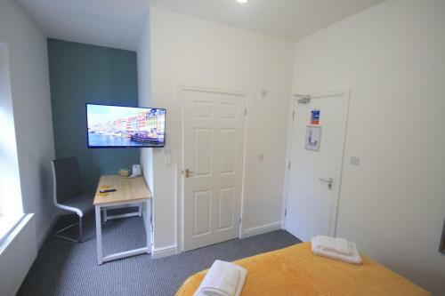 Hostal Double En-suite Room