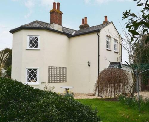 Cosy Detached Toll Cottage With Spacious Garden
