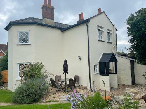 Cosy Detached Toll Cottage With Spacious Garden