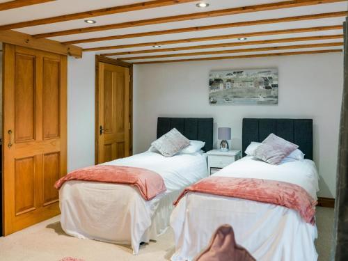 Pass The Keys Peaceful & Coastal 2 Bedroom Cottage