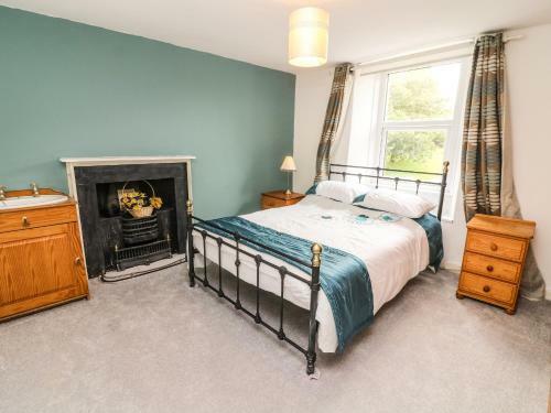2 Fern Terrace