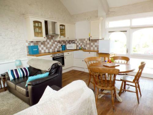 Cwmtwrch Cottage