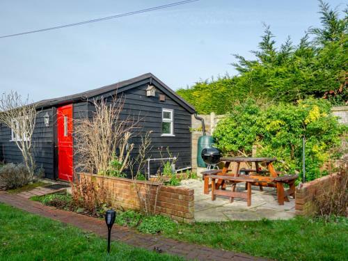 Pass The Keys Hoath Tiny House - A Secret Getaway