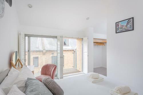 Exclusive City Centre Townhouse With Parking