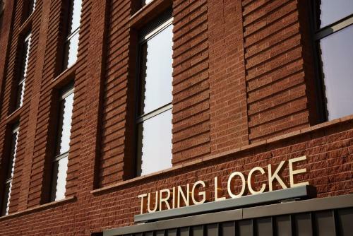 Aparthotel Turing Locke