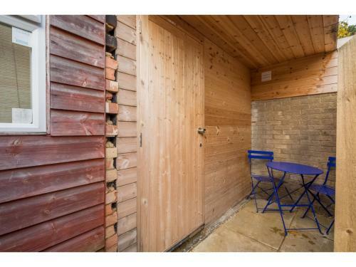 Hostal Pass The Keys Quirky Cabin In Cambridge