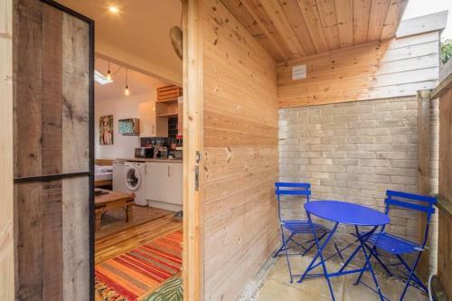 Hostal Pass The Keys Quirky Cabin In Cambridge