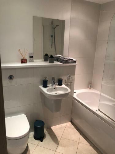 Quayside Apartment In Cardiff Bay