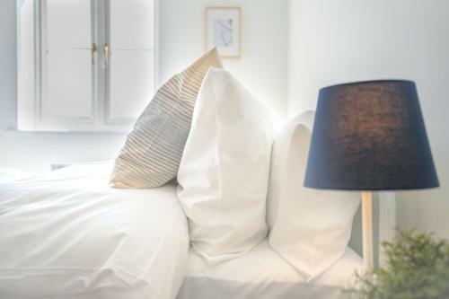 Rowsby Court - Stylish Apartment With Private Parking