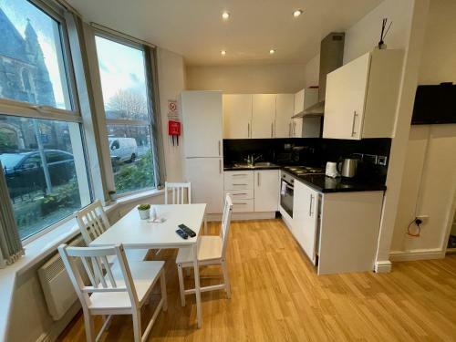Bute Park Apartment W/ Heating + Private Bathroom