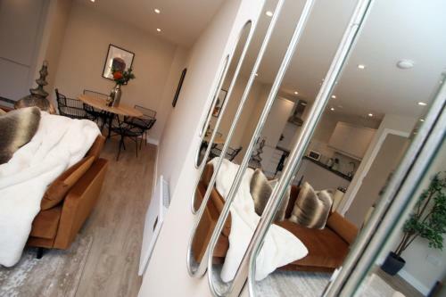 Apartamento Luxury 2 Br Flat, 6 Mins Drive In City Centre!
