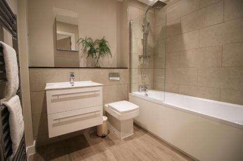 Apartamento Luxury 2 Br Flat, 6 Mins Drive In City Centre!