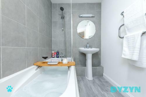 Apartamento Dyzyn Living - B2b Stays -secure Parking -great Location