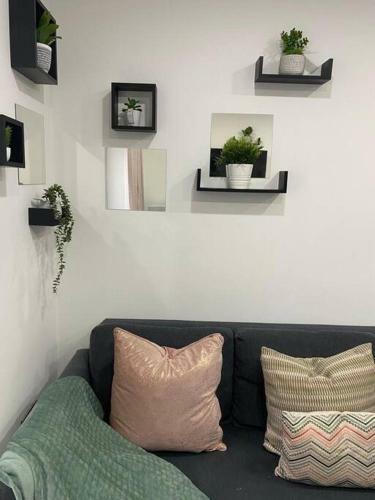Modern Apartment, Perfect For Couples, 15 Mins Drive City Centre