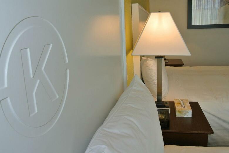 Hotel Kelowna Inn & Suites