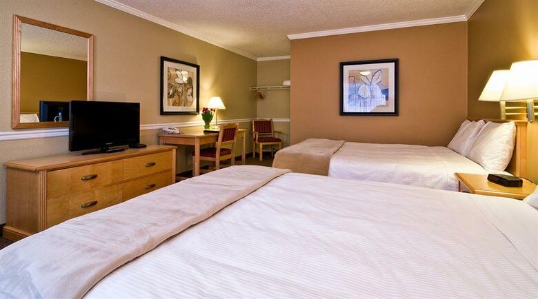 Hotel Kelowna Inn & Suites