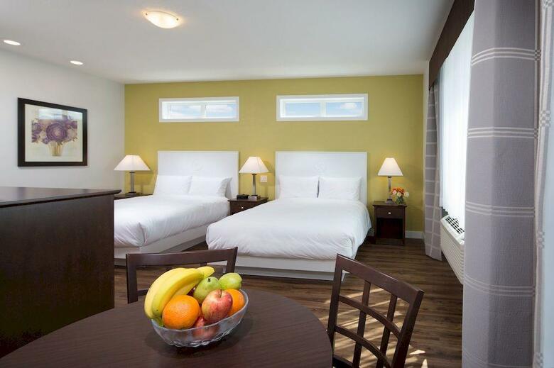 Hotel Kelowna Inn & Suites