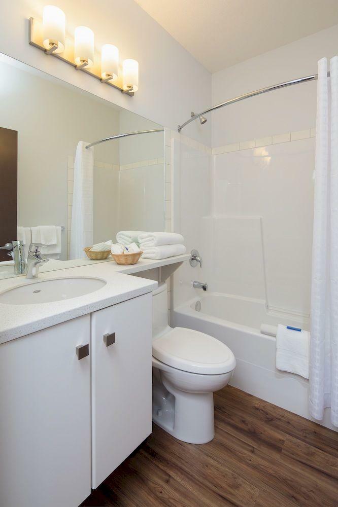 Hotel Kelowna Inn & Suites