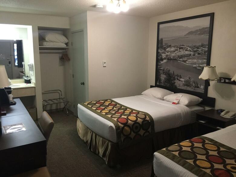 Hotel Super 8 Kelowna