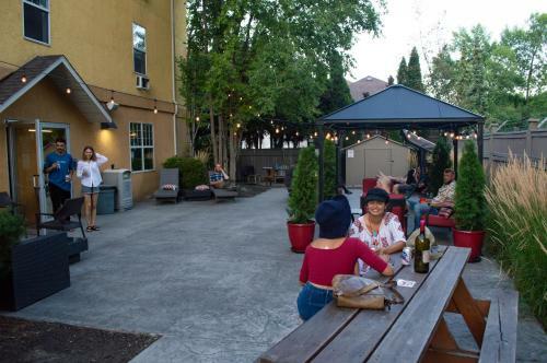 Albergue Samesun Backpackers Lodge Kelowna