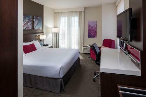 Hotel Delta Grand Okanagan Resort
