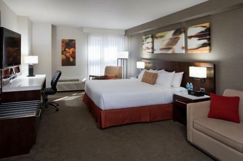 Hotel Delta Grand Okanagan Resort